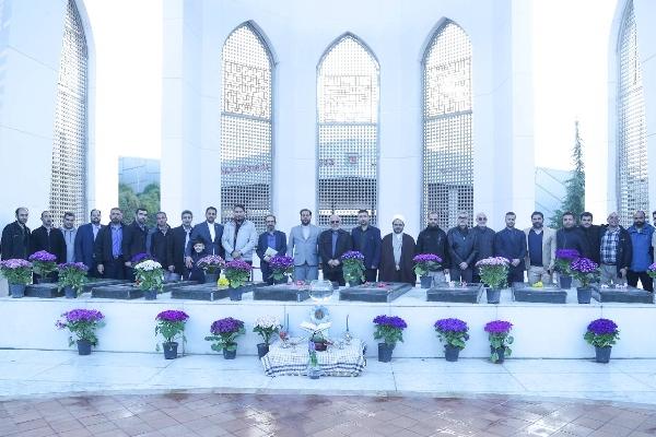 مراسم تحویل سال نو در کنار یادمان شهدای موزه ملی انقلاب اسلامی و دفاع مقدس